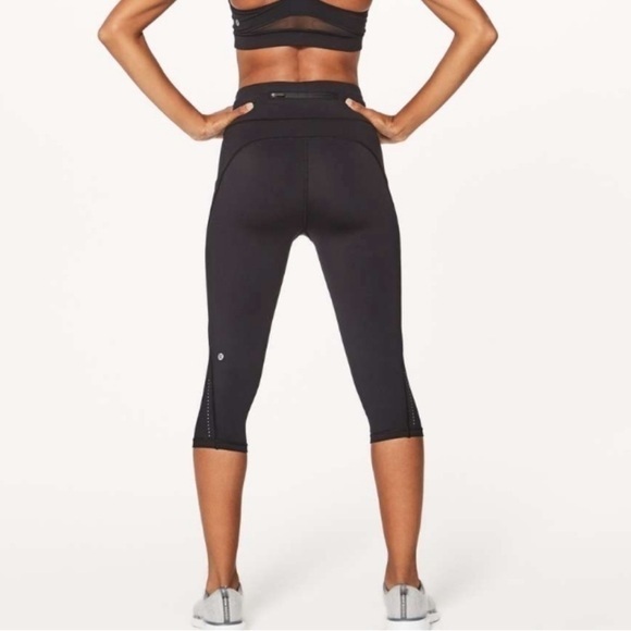Lululemon Break‎ Free Crop Black Nulux 17" - Picture 1 of 11
